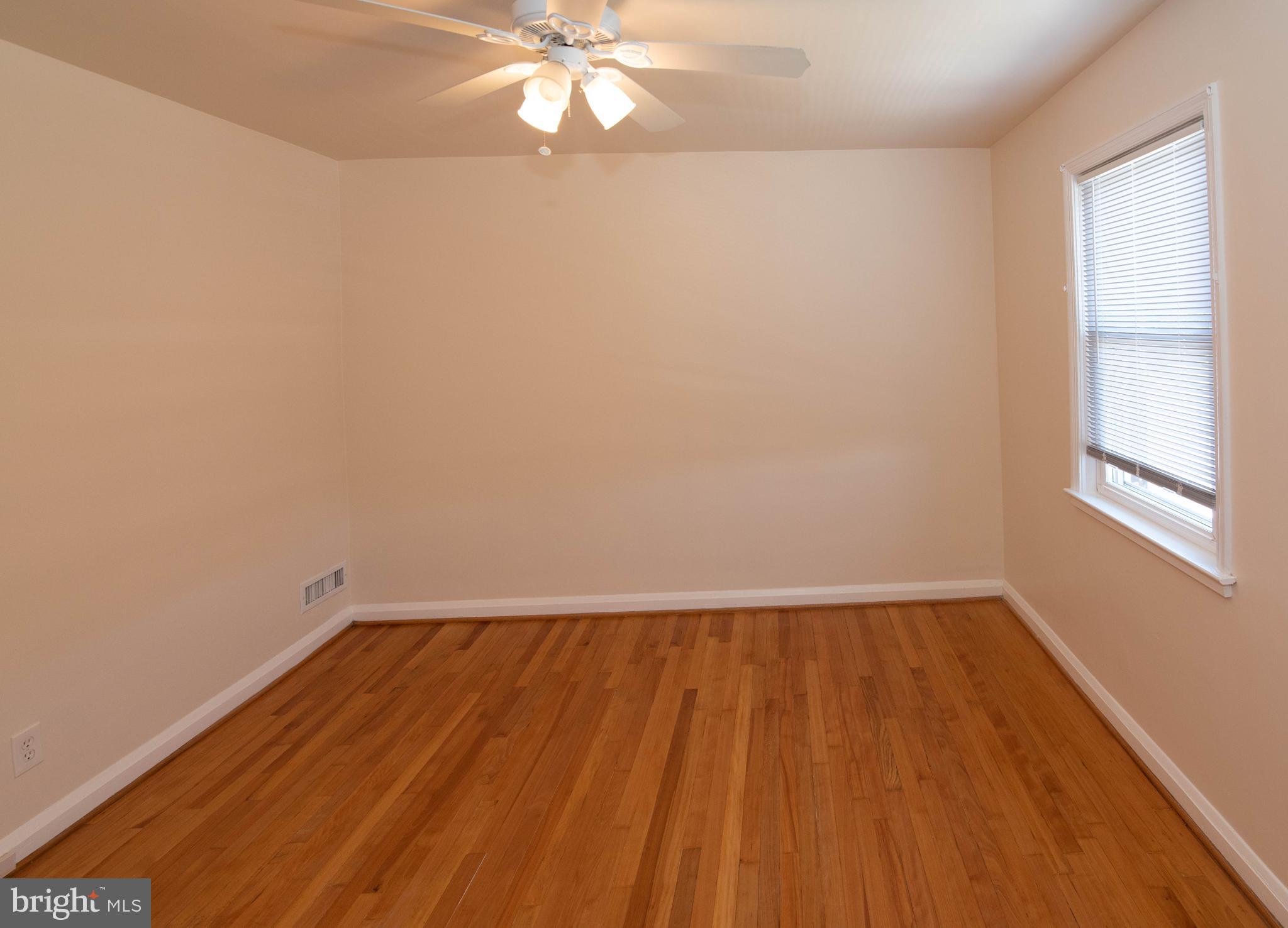 6903 Broening Road Dundalk, MD 21222 - Photo 12 of 38