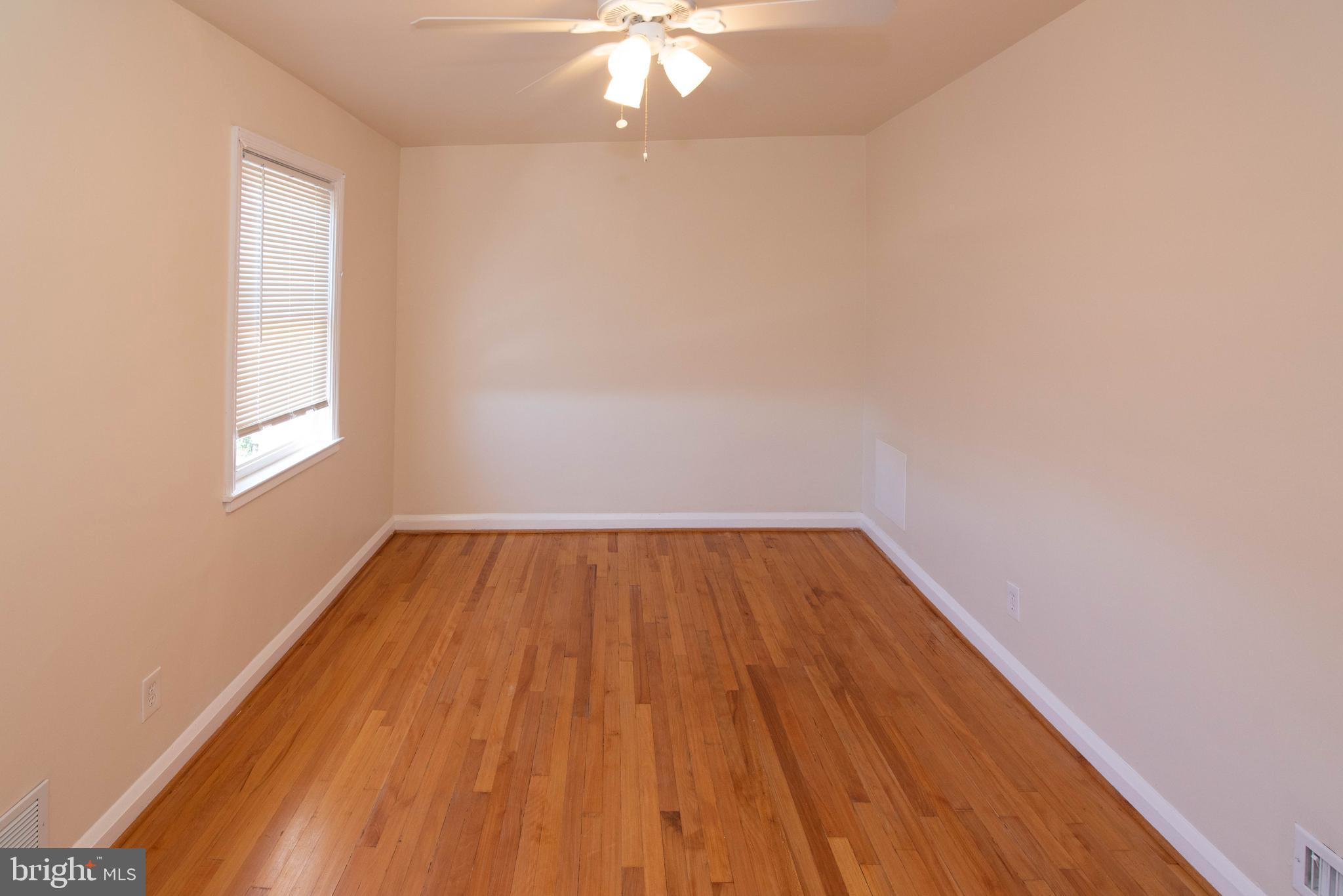 6903 Broening Road Dundalk, MD 21222 - Photo 18 of 38