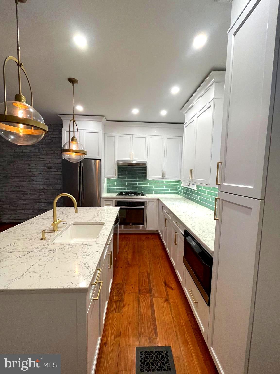1835 Addison Street Philadelphia, PA 19146 - Photo 9 of 32 Microwave drawer on right stainless