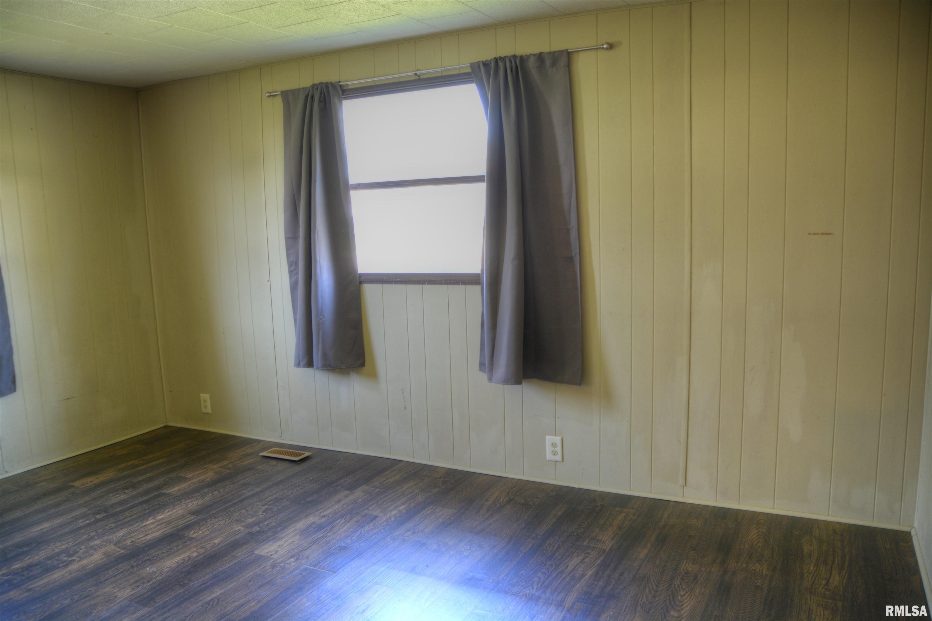 407 South Ward Street Macomb, IL 61455 - Photo 12 of 18