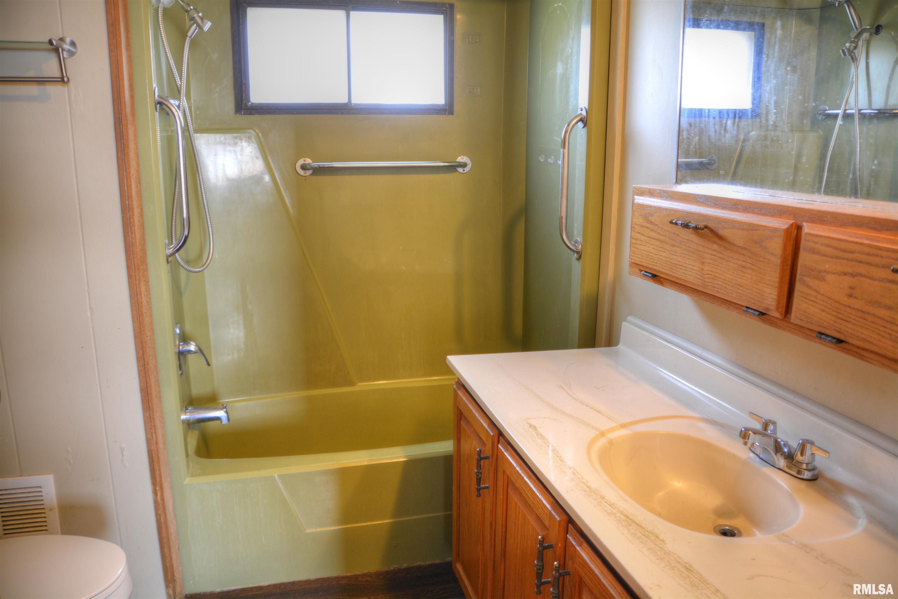 407 South Ward Street Macomb, IL 61455 - Photo 16 of 18