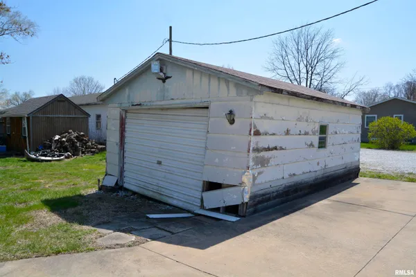 $64,900 | 407 South Ward Street, Macomb, IL 61455