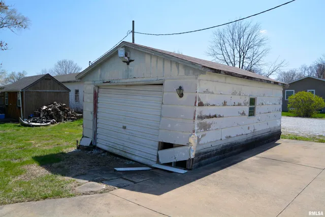 $64,900 | 407 South Ward Street, Macomb, IL 61455