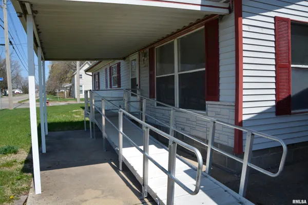 $64,900 | 407 South Ward Street, Macomb, IL 61455
