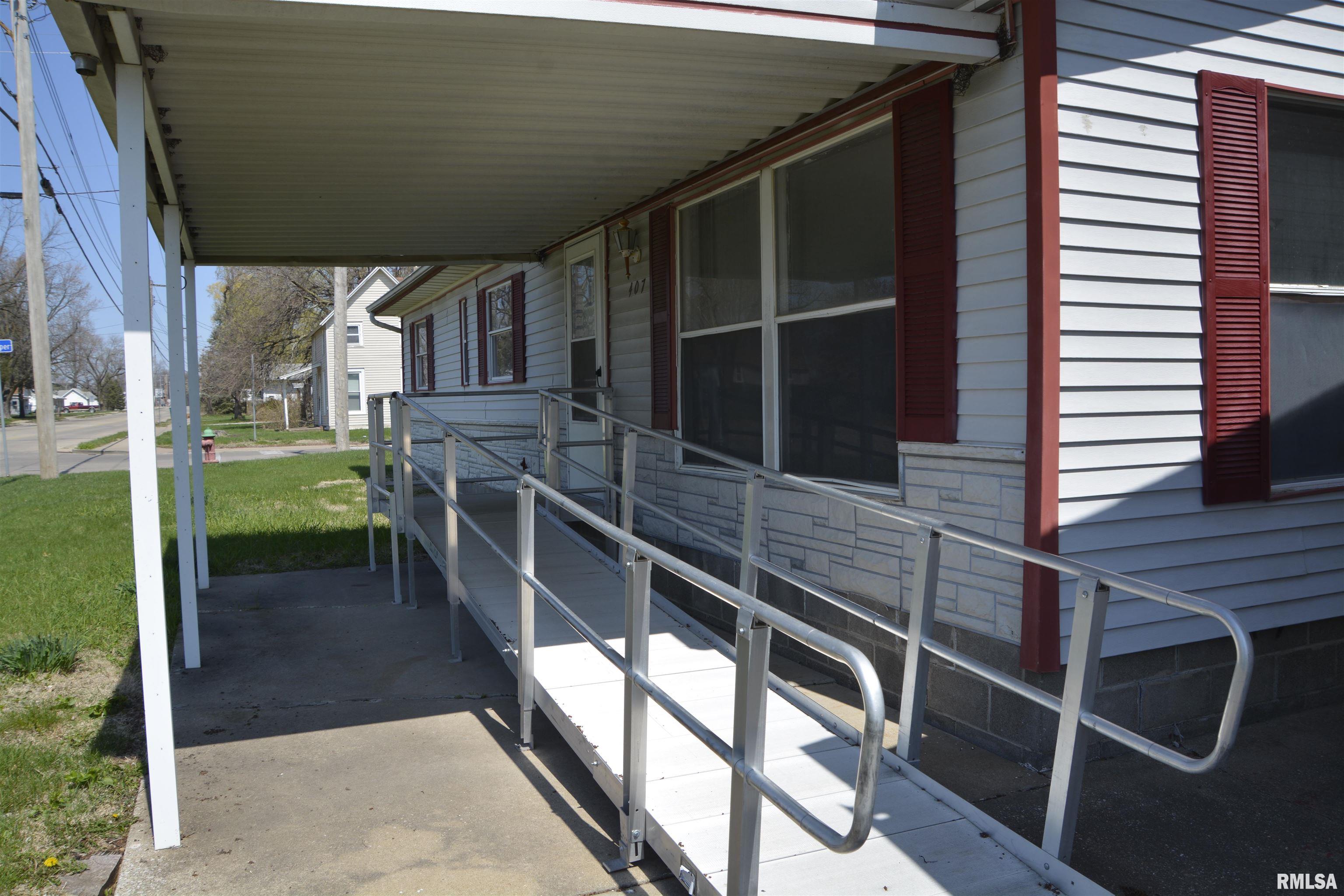 407 South Ward Street Macomb, IL 61455 - Photo 4 of 18