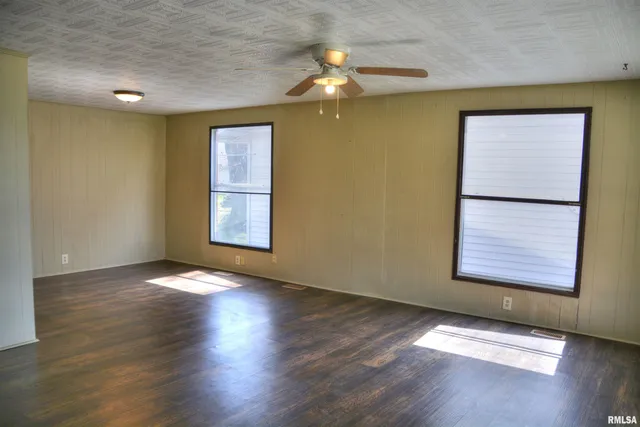 $64,900 | 407 South Ward Street, Macomb, IL 61455