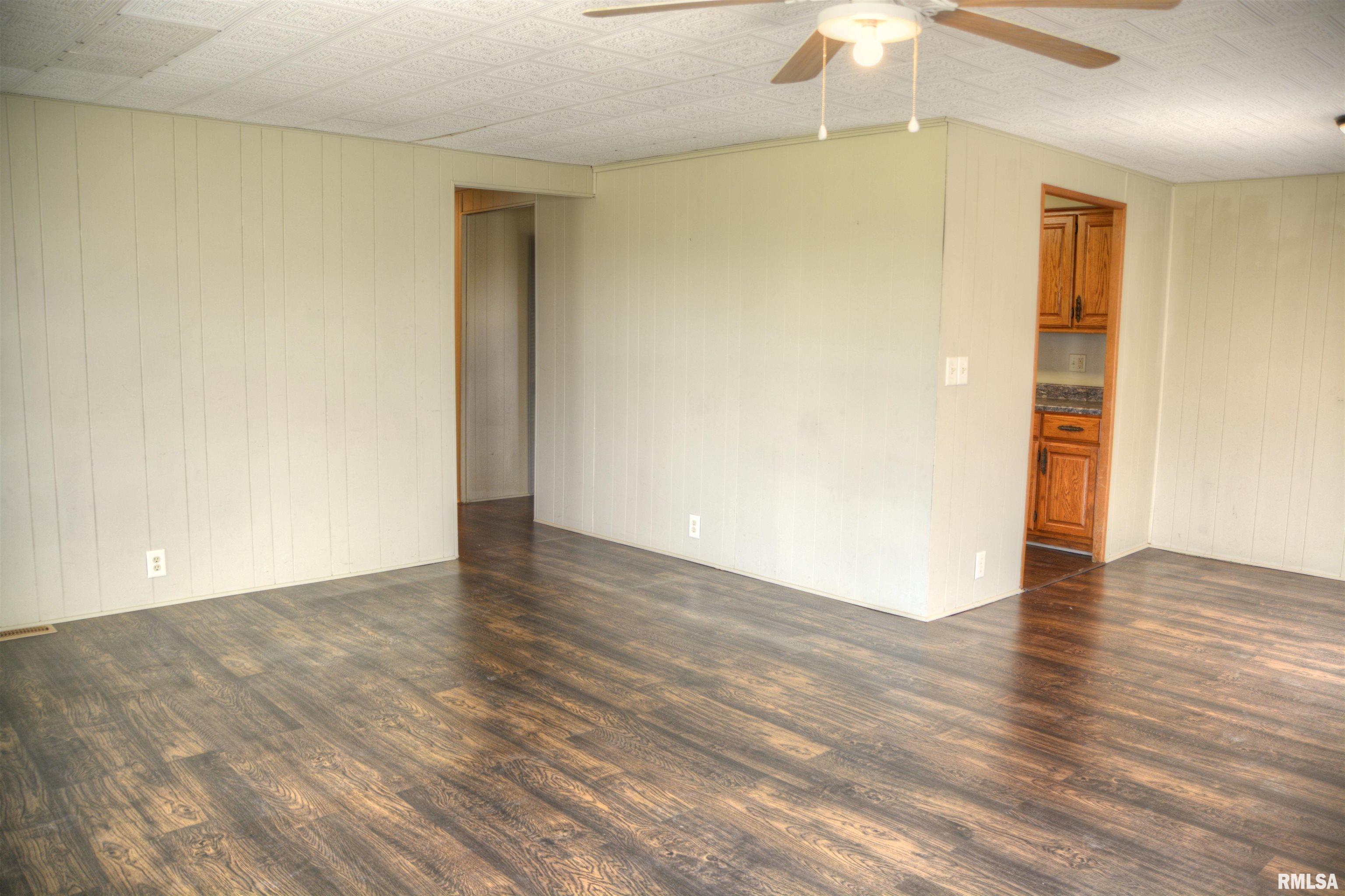 407 South Ward Street Macomb, IL 61455 - Photo 6 of 18