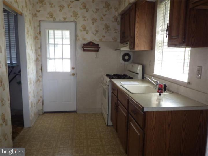 9216 Wesleyan Road Philadelphia, PA 19114 - Photo 5 of 11 Gallery Image 5