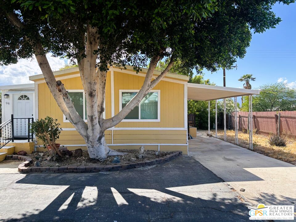 17850 Corkill Road, Unit 94 Desert Hot Springs, CA 92241 - Photo 3 of 39 a view of outdoor space and yard