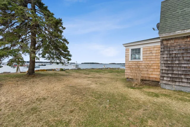 $1,500,000 | 8 Powder House Cove Road, South Thomaston, ME 04858