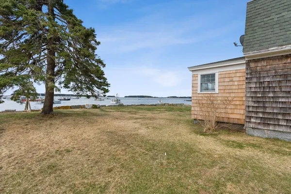 $1,300,000 | 8 Powder House Cove Road, South Thomaston, ME 04858