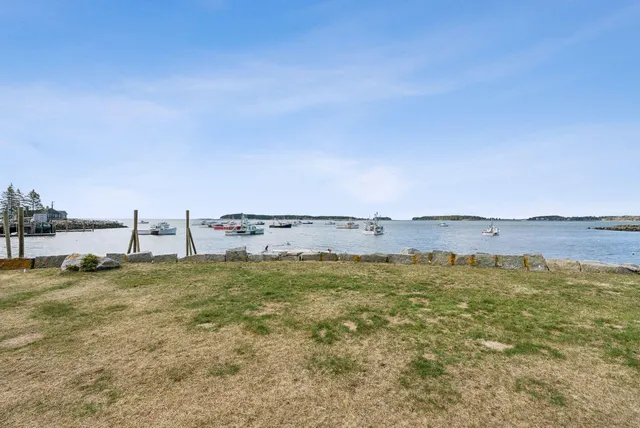 $1,500,000 | 8 Powder House Cove Road, South Thomaston, ME 04858