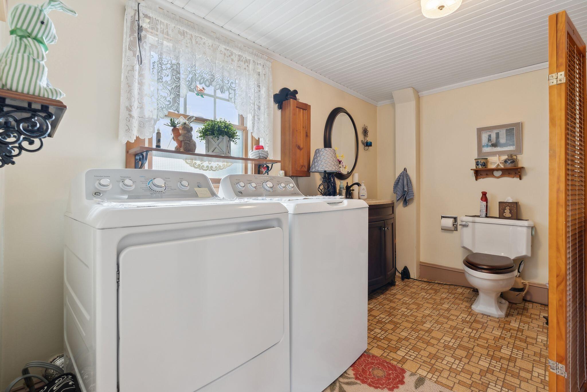 8 Powder House Cove Road South Thomaston, ME 04858 - Photo 30 of 50 Laundry Room/Half Bath