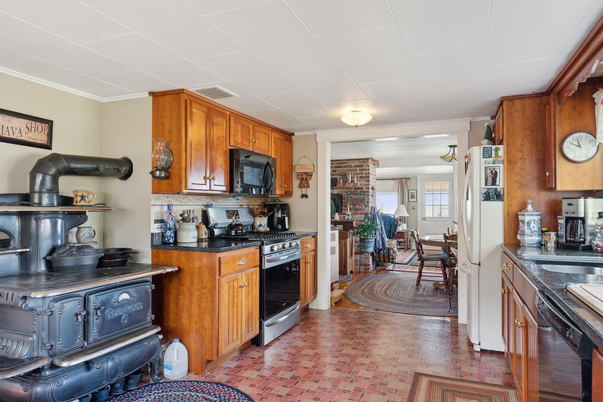 8 Powder House Cove Road South Thomaston, ME 04858 - Photo 31 of 48 Kitchen