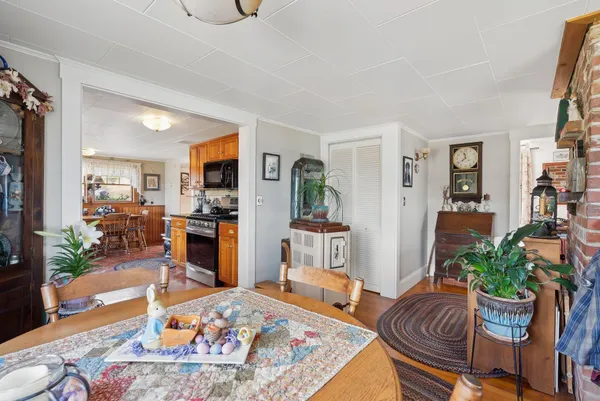 $1,300,000 | 8 Powder House Cove Road, South Thomaston, ME 04858