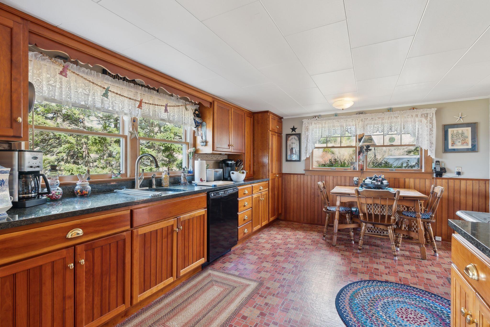 8 Powder House Cove Road South Thomaston, ME 04858 - Photo 34 of 50 Kitchen