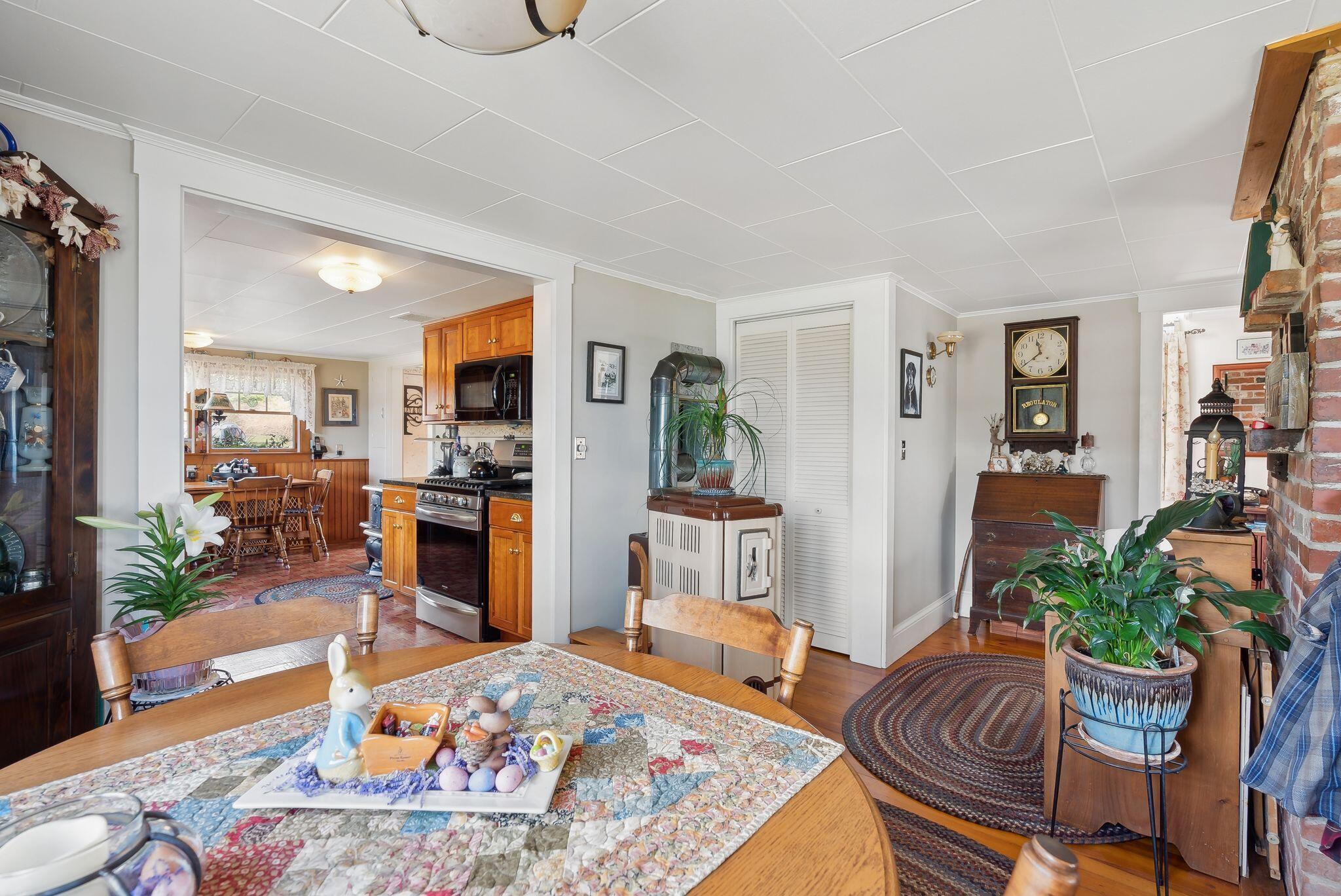 8 Powder House Cove Road South Thomaston, ME 04858 - Photo 36 of 50 Dining Room