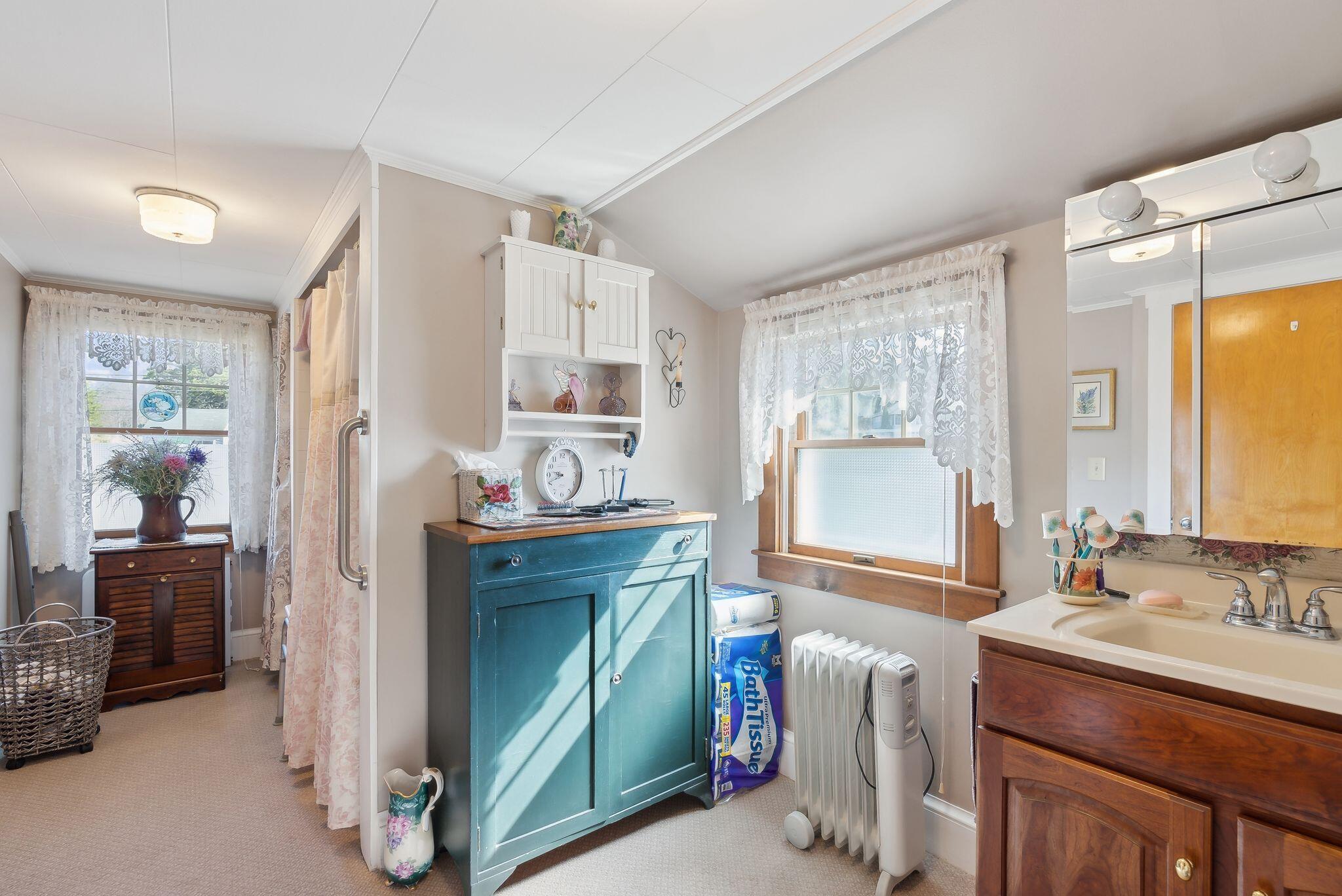 8 Powder House Cove Road South Thomaston, ME 04858 - Photo 43 of 50 Second Story Full Bath