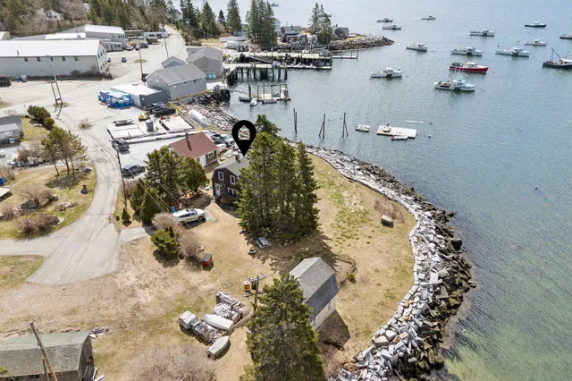 $1,500,000 | 8 Powder House Cove Road, South Thomaston, ME 04858