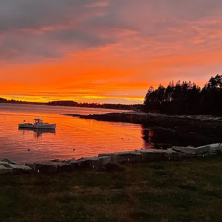 $1,300,000 | 8 Powder House Cove Road, South Thomaston, ME 04858