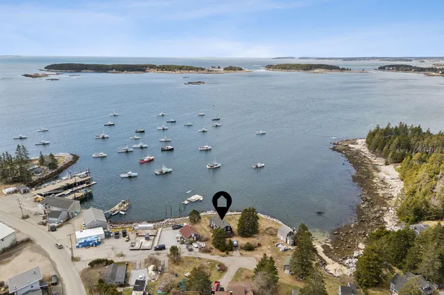 $1,500,000 | 8 Powder House Cove Road, South Thomaston, ME 04858