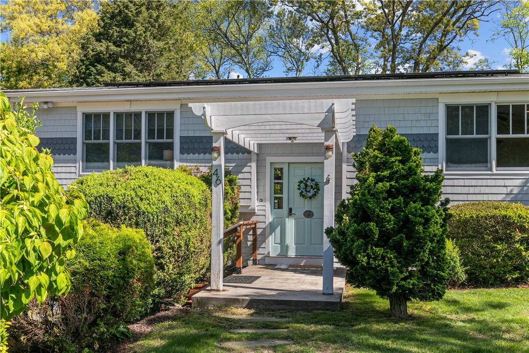 46 Steamboat Street Jamestown, RI 02835 - Photo 3 of 23