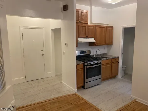 $1,500 | 29 High Street, Unit 1R, West Orange, NJ 07052