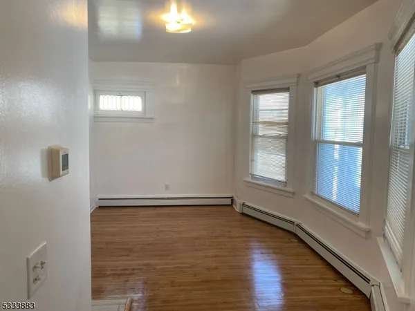 $1,500 | 29 High Street, Unit 1R, West Orange, NJ 07052