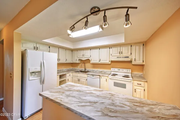 $1,980 | 7129 South Lagoon Drive, Panama City Beach, FL 32408