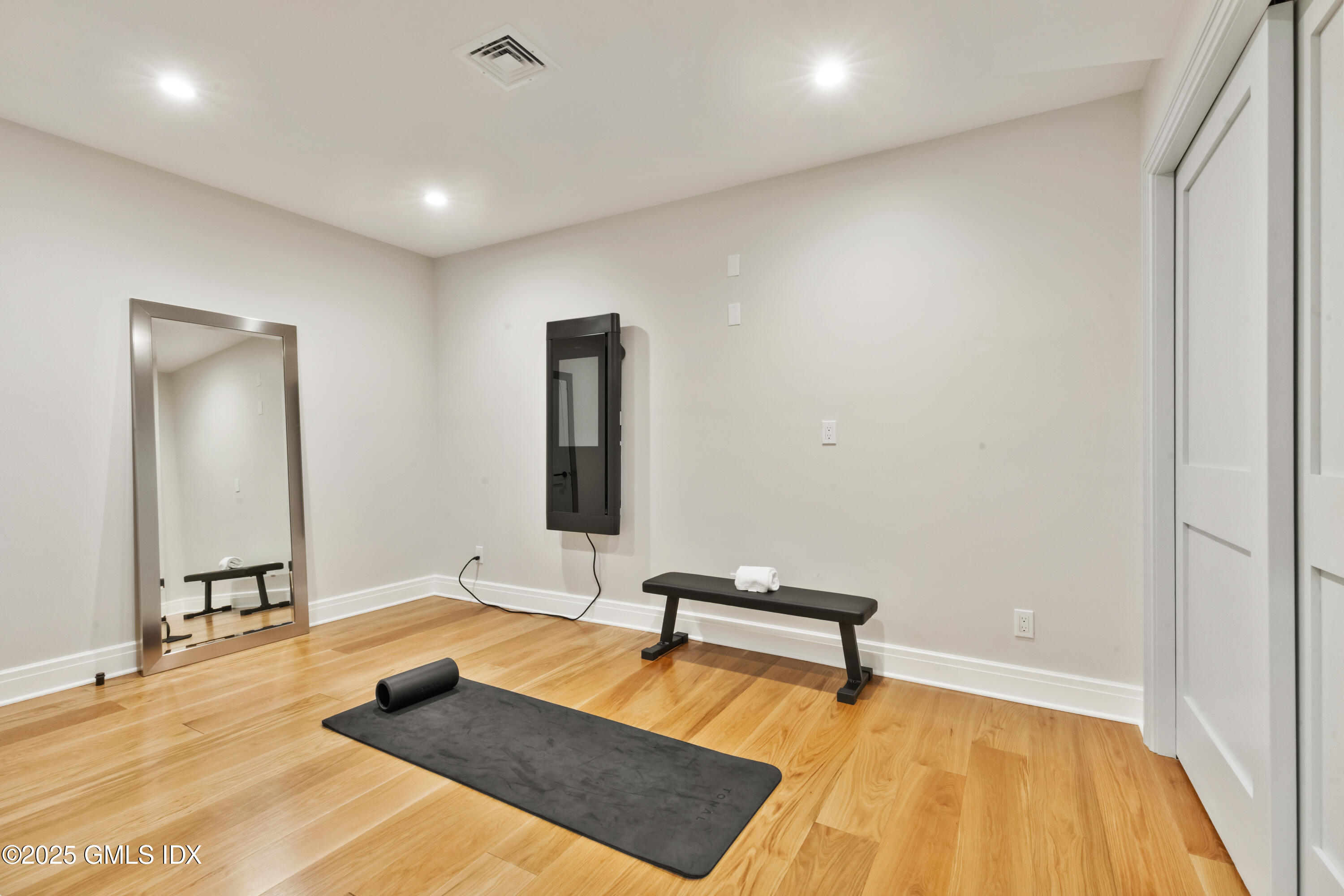 254 Stanwich Road Greenwich, CT 06830 - Photo 35 of 52 77
