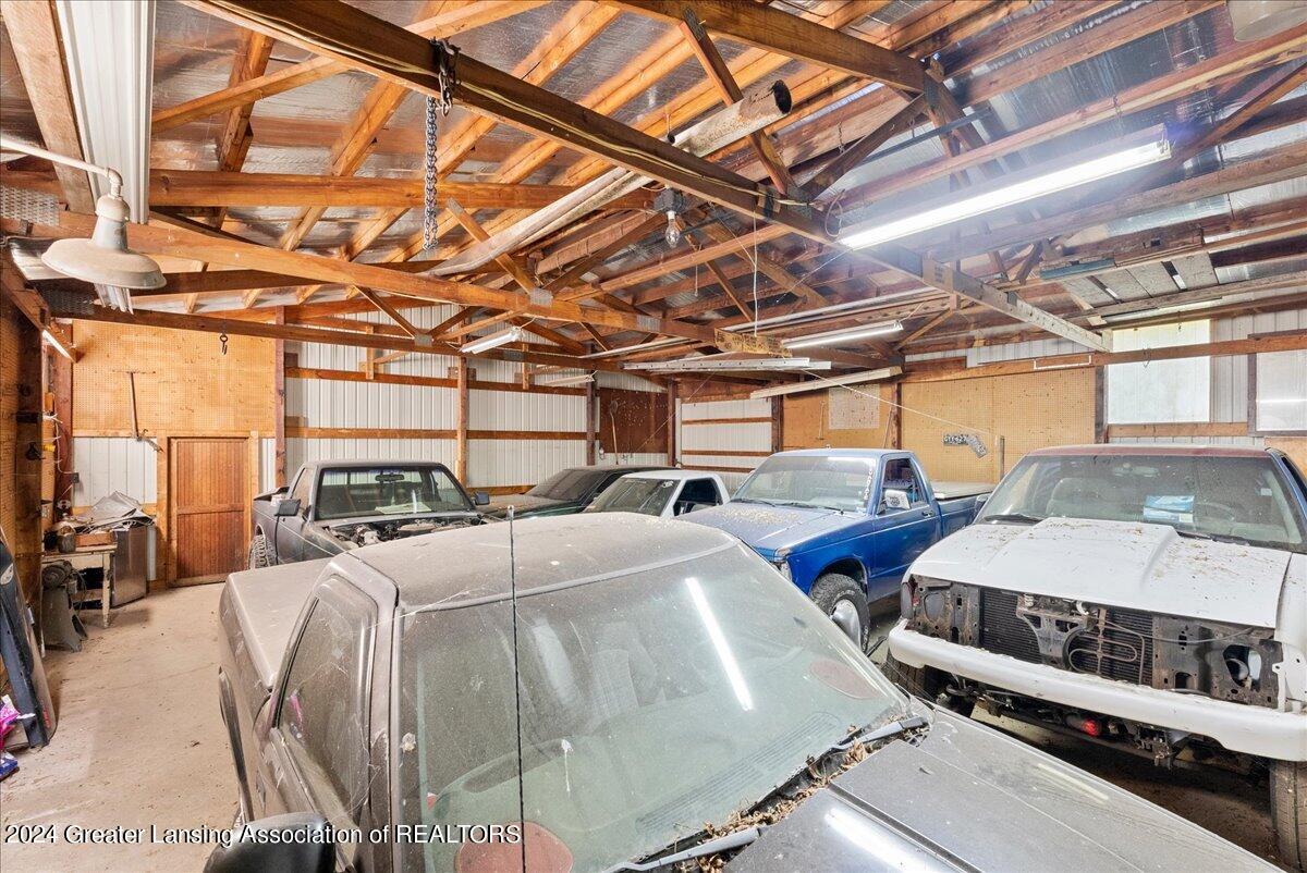 9978 Stoll Road Haslett, MI 48840 - Photo 32 of 51 40-Media Jett - 39