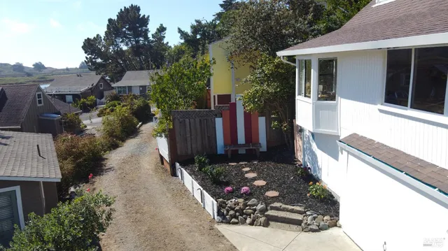 $1,100,000 | 9500 El Camino, Jenner, CA 95450