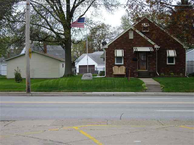 2032 Hickory Grove Road Davenport, IA 52804 - Photo 1 of 9 Gallery Image 1