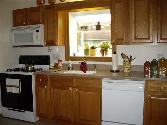 2032 Hickory Grove Road Davenport, IA 52804 - Photo 4 of 9 Gallery Image 4