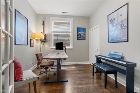 $699,000 | 4860 North Clark Street, Unit 3S, Chicago, IL 60640