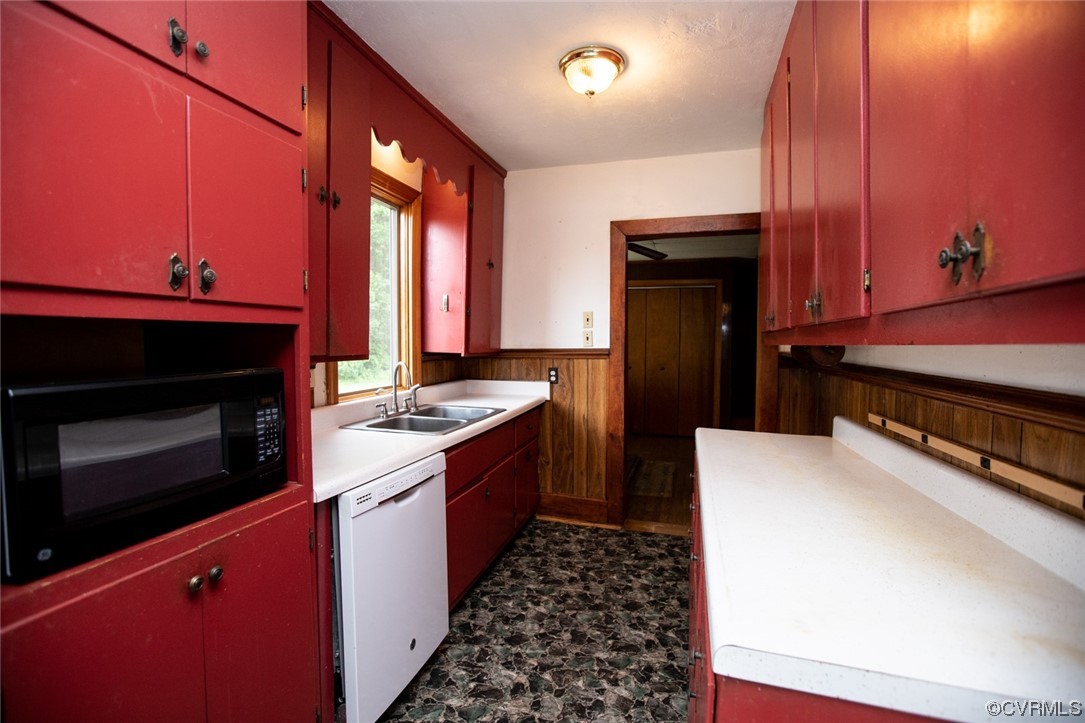 71 Spillman Road Farmville, VA 23901 - Photo 13 of 48 a kitchen with stainless steel appliances a stove a microwave and a refrigerator