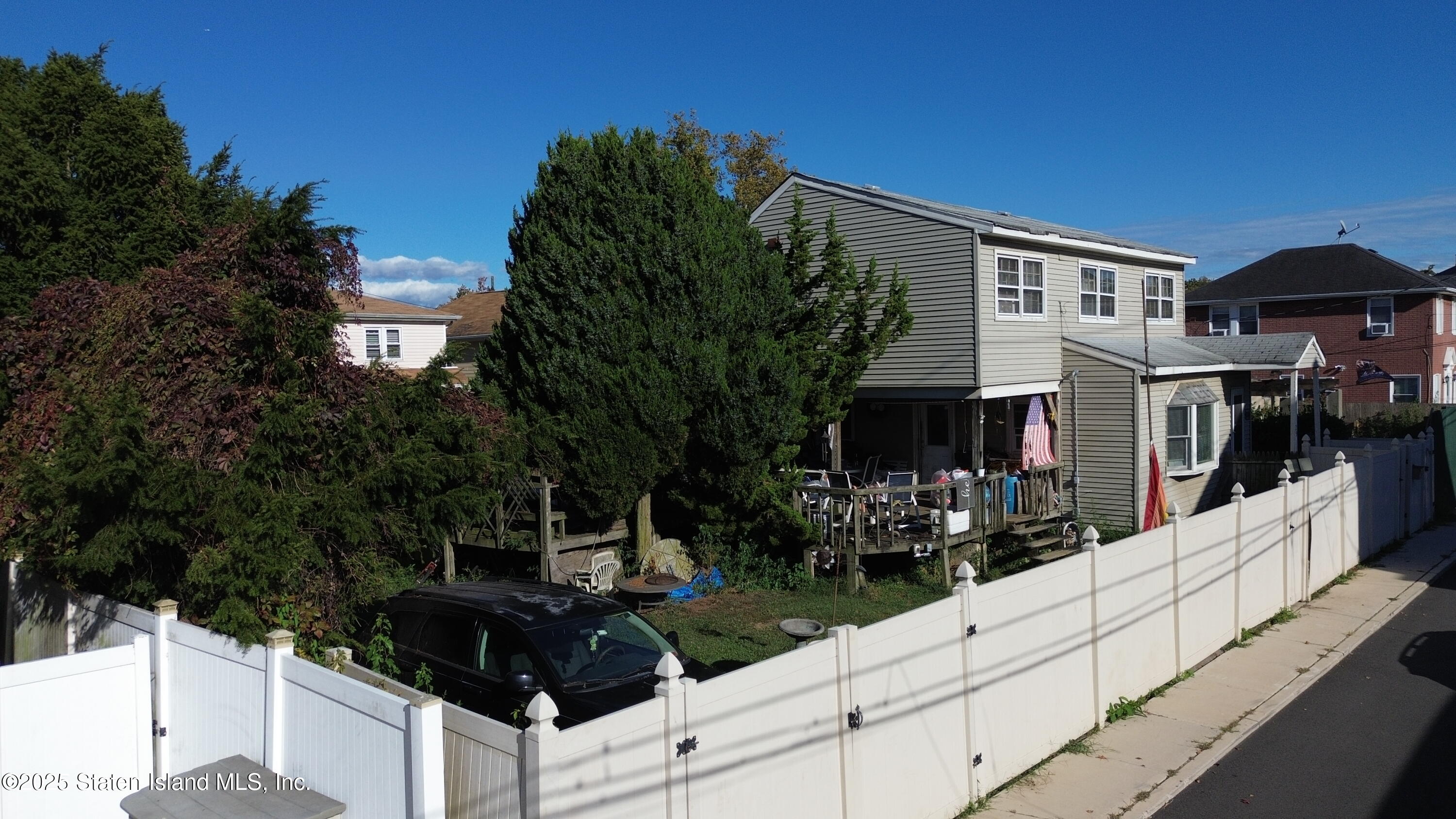 29 Topping Street Staten Island, NY 10306 - Photo 13 of 32 Photo Oct 08 2025, 2 35 22 PM