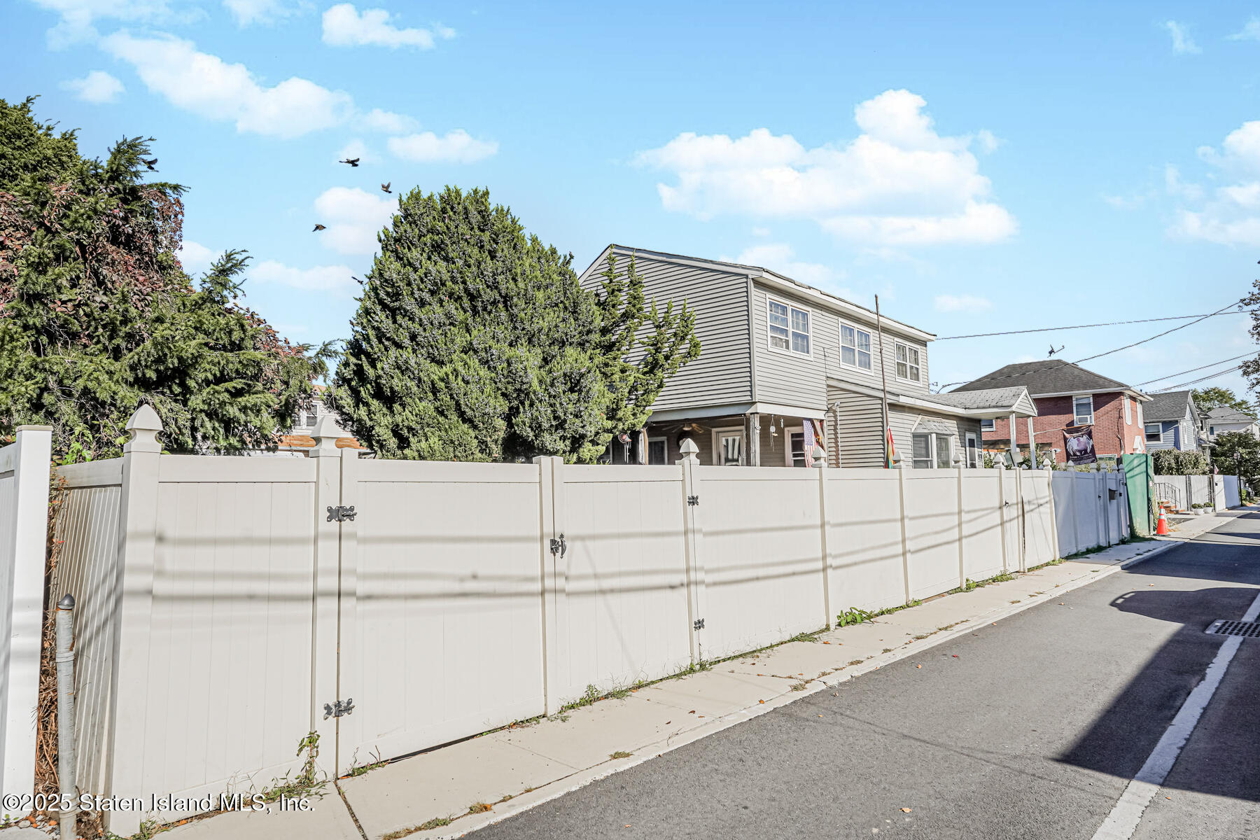 29 Topping Street Staten Island, NY 10306 - Photo 2 of 32 Photo Mar 20 2018, 10 14 19 PM