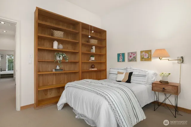 $950,000 | 7700 East Green Lake Drive North, Unit A7, Seattle, WA 98103