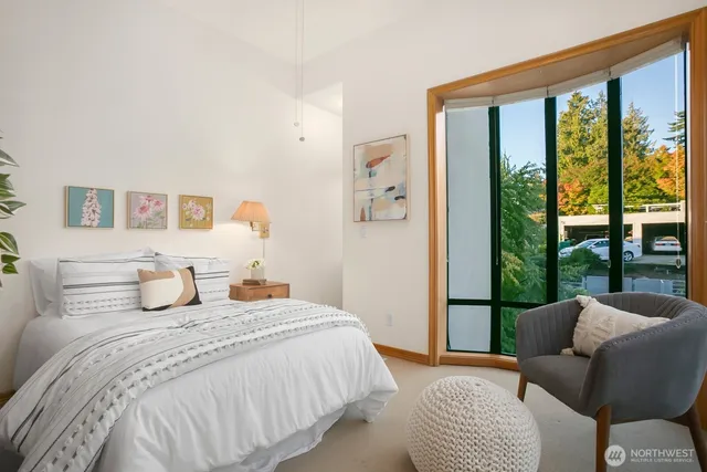 $950,000 | 7700 East Green Lake Drive North, Unit A7, Seattle, WA 98103