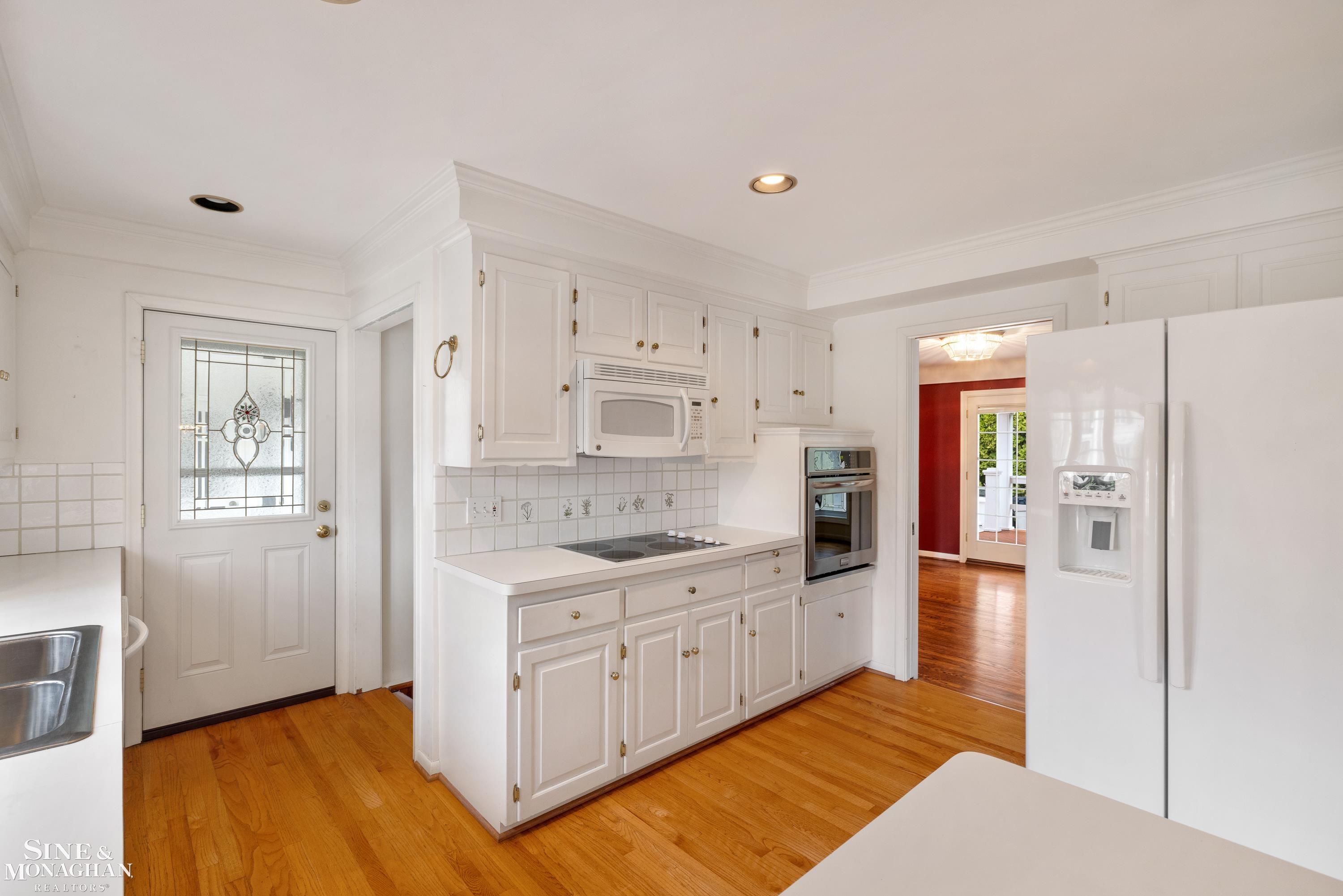 72 South Duval Road Grosse Pointe, MI 48236 - Photo 9 of 48 50204422-167411dc-4e6c-450e-8fc6-fd38ef1abae3.JPG