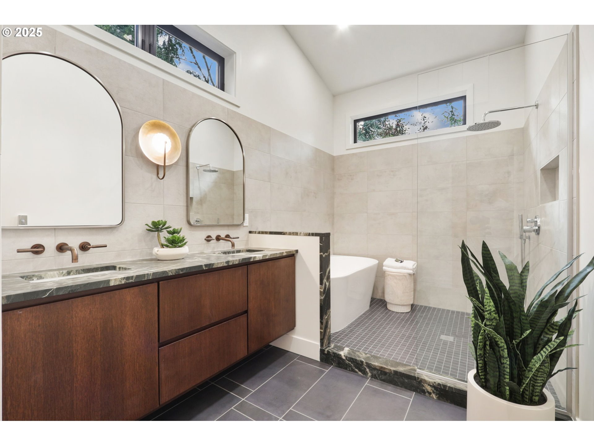 8014 Southwest 54th Avenue Portland, OR 97219 - Photo 25 of 44 Owner's Suite Bathroom