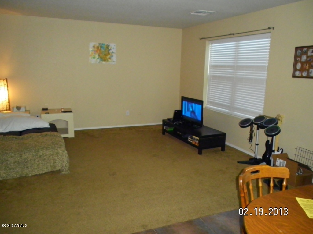 2425 West Romley Road Phoenix, AZ 85041 - Photo 5 of 14 SANY0301