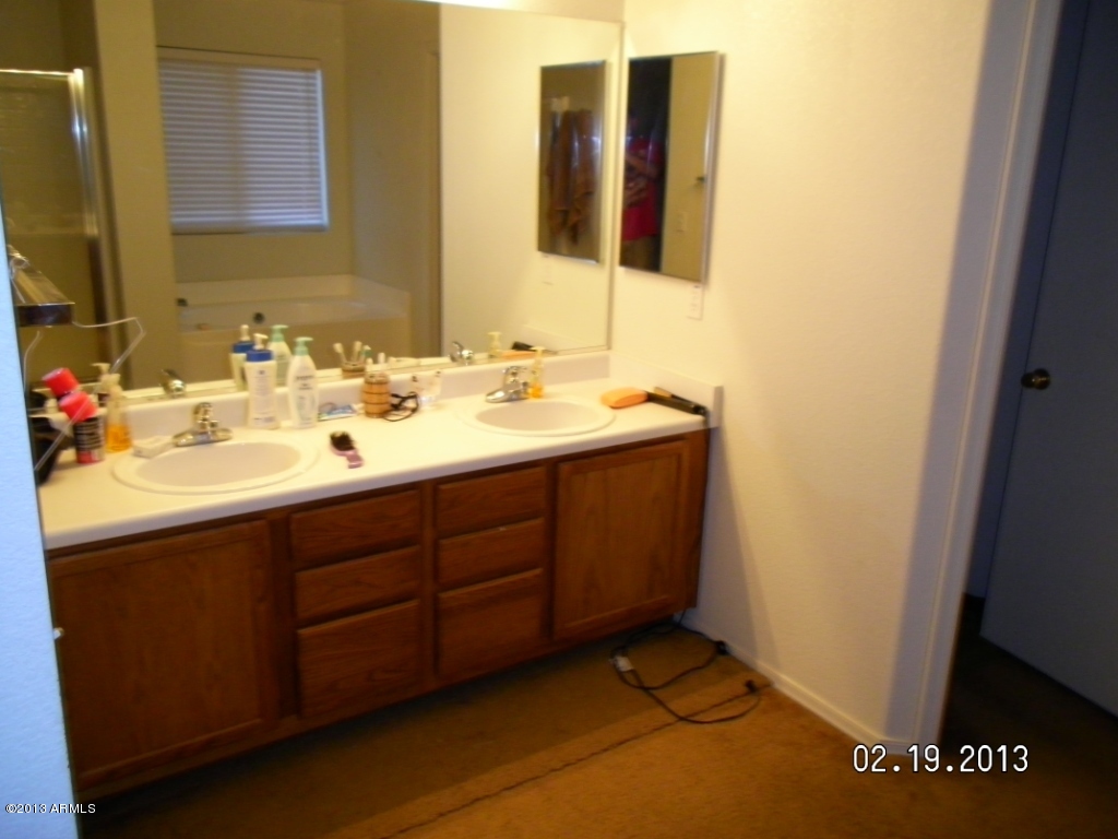 2425 West Romley Road Phoenix, AZ 85041 - Photo 9 of 14 SANY0310