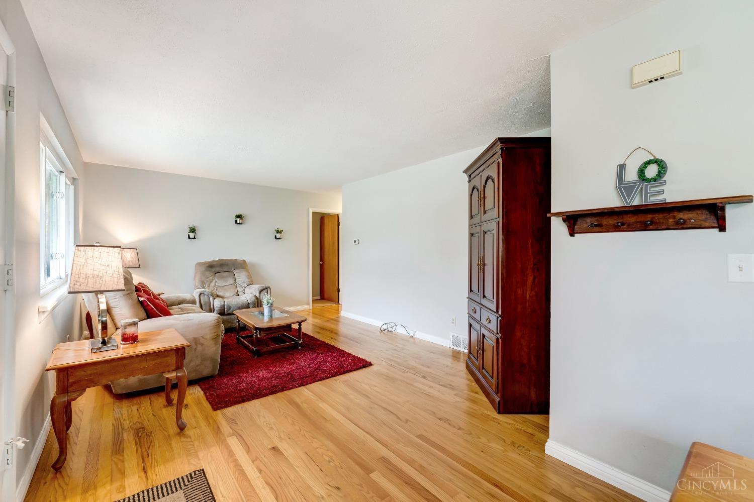 138 Lowland Road Cincinnati, OH 45233 - Photo 7 of 42 Gallery Image 7