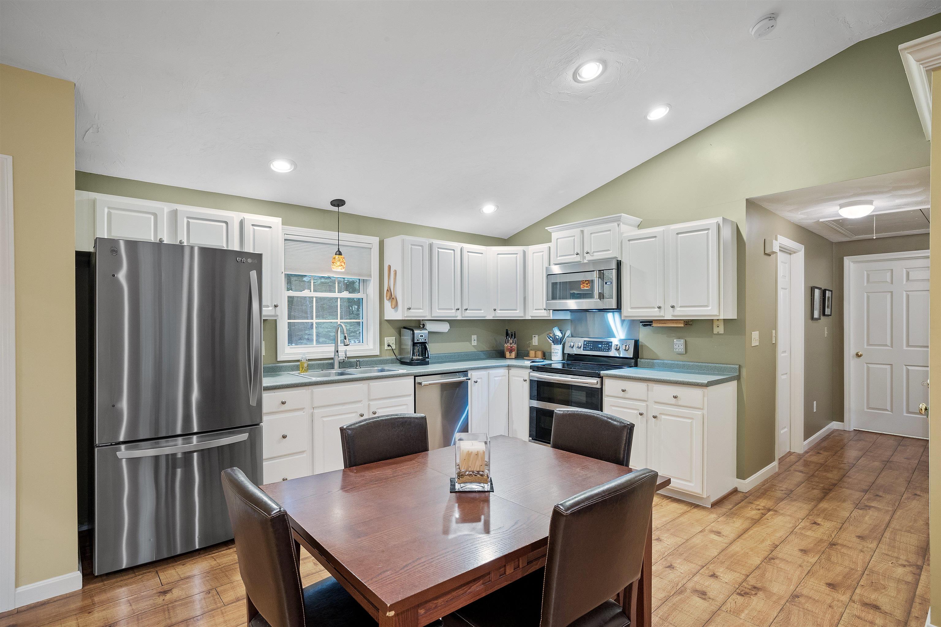 85 Forest Road Wolfeboro, NH 03894 - Photo 11 of 38 Gallery Image 11