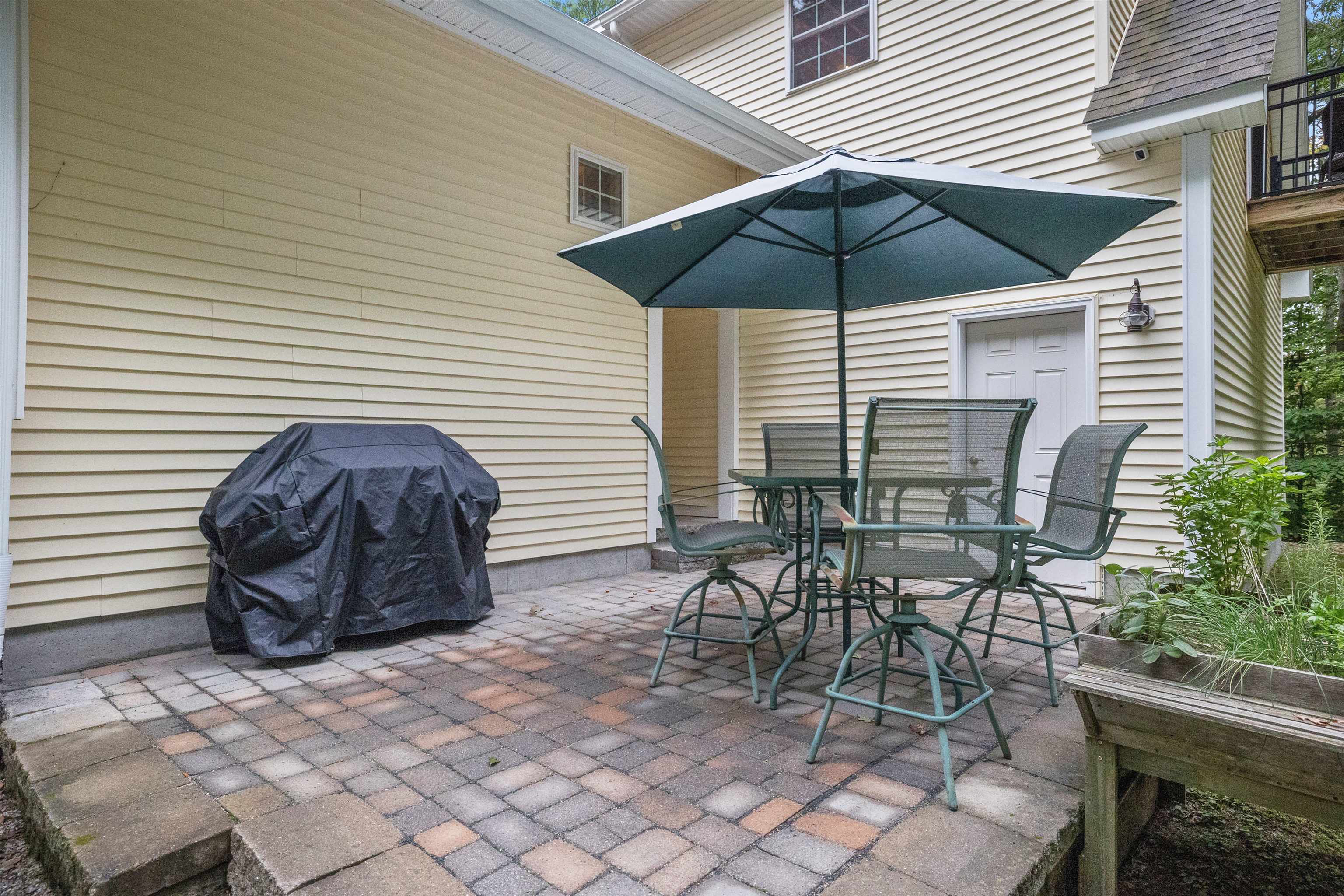 85 Forest Road Wolfeboro, NH 03894 - Photo 4 of 38 Gallery Image 4