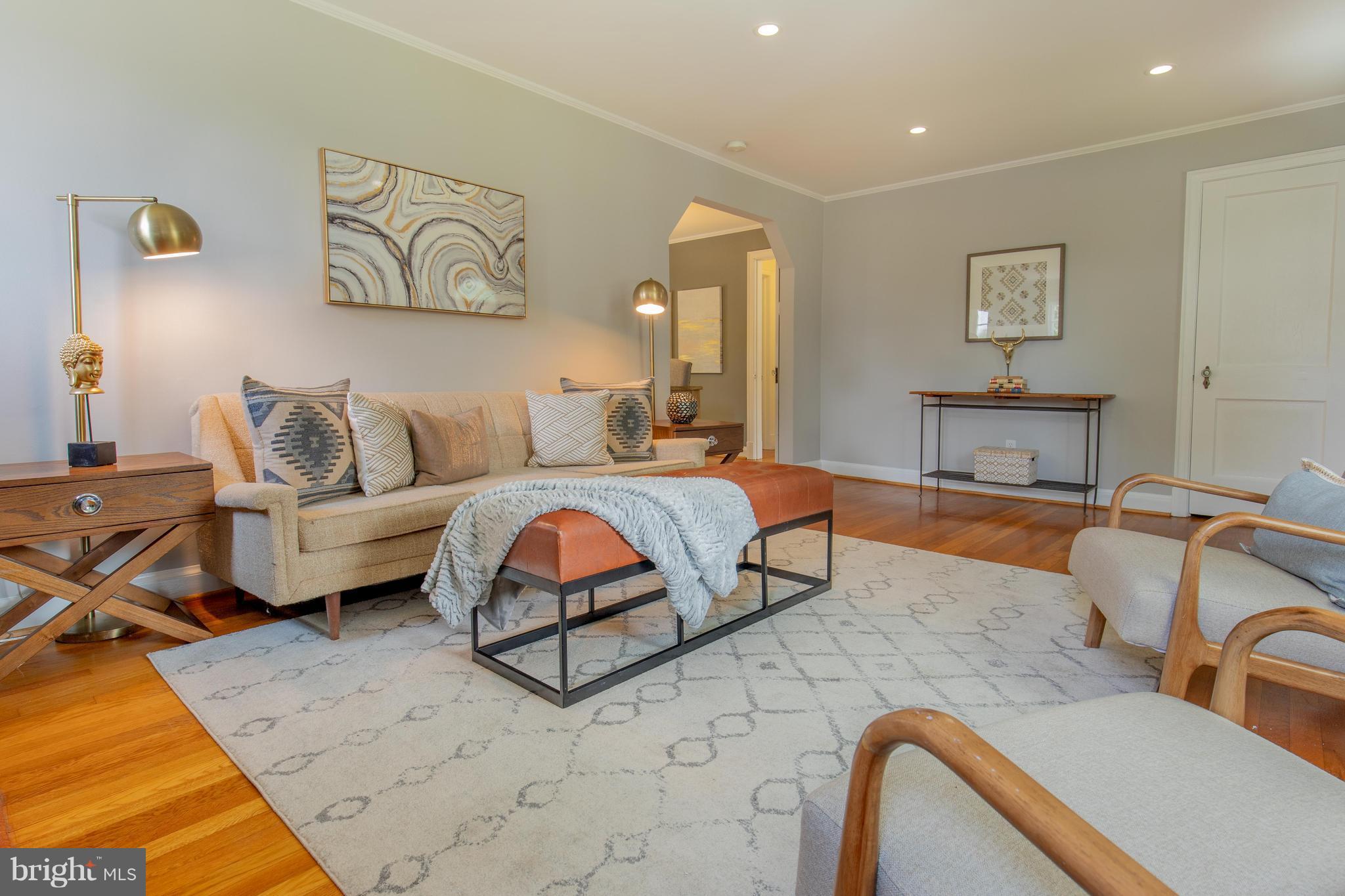 9105 Flower Avenue Silver Spring, MD 20901 - Photo 6 of 30 a living room with furniture