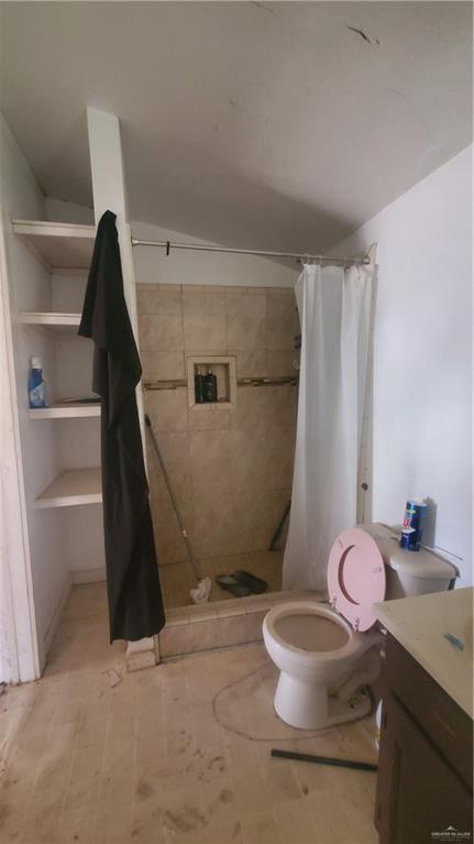 932 Jones Avenue Mercedes, TX 78570 - Photo 4 of 6 a bathroom with a sink and a mirror