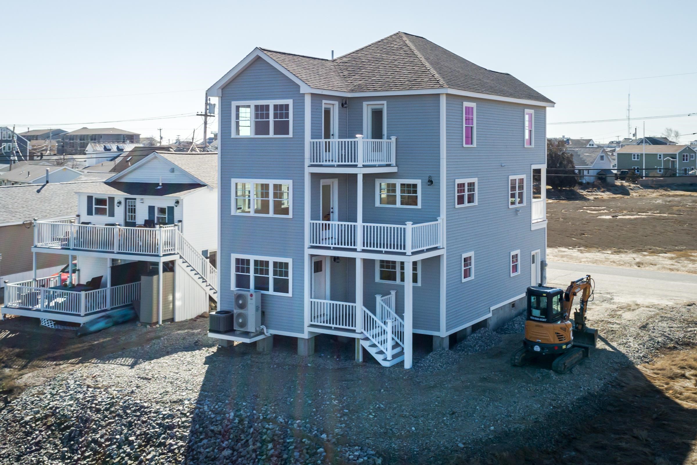 82 Island Path Hampton, NH 03842 - Photo 4 of 37